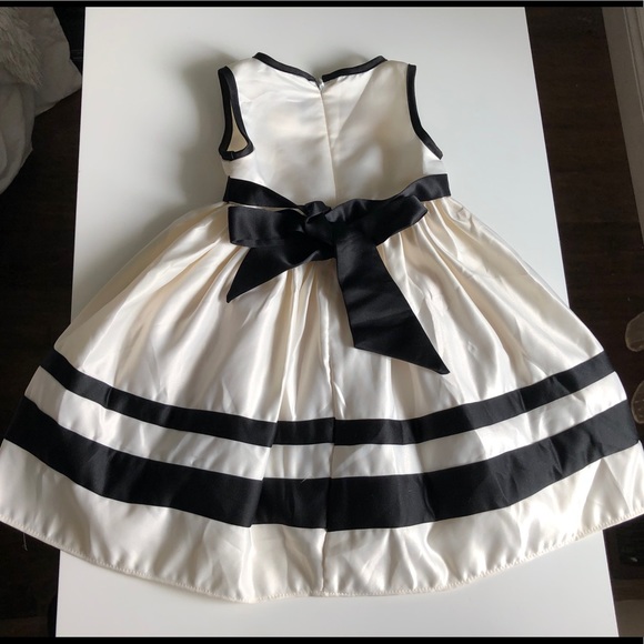18M Girls: White & Black Dress - Picture 2 of 4